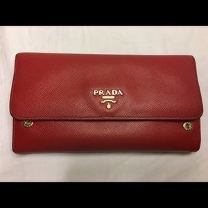 PRADA (Saffiano) purse 👛